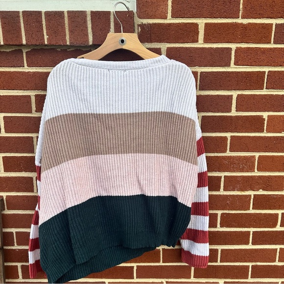 4/$20 Women’s Sweater - Picture 2 of 2